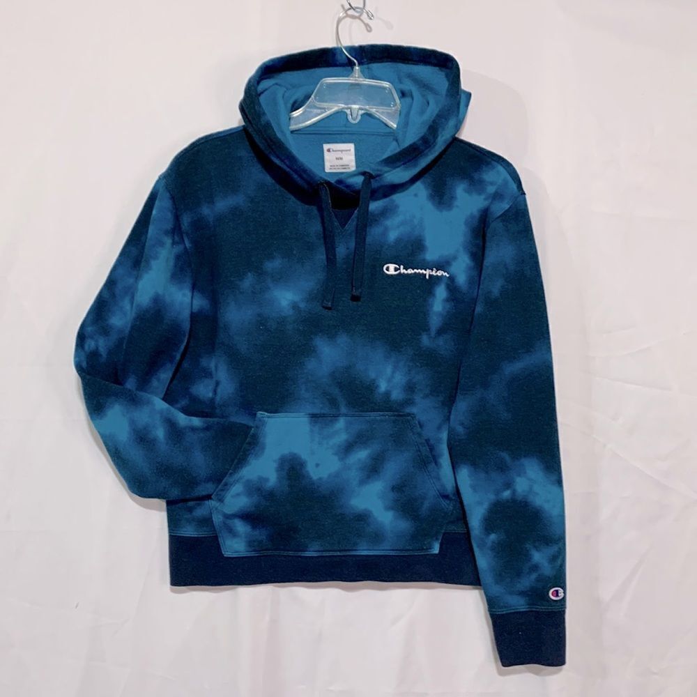 🟢3 for $20—-CHAMPION tie dye blue hoodie with kanga pocket
